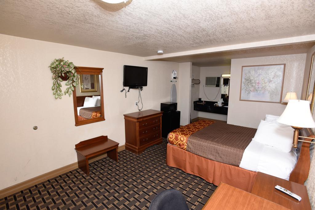 Best Budget Inn أنهايم المظهر الخارجي الصورة